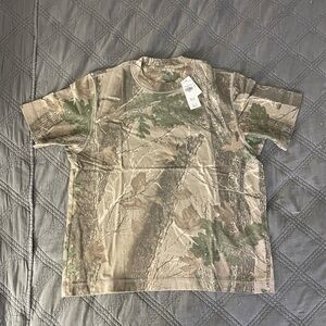 Brand new abercrombie & fitch t-shirt